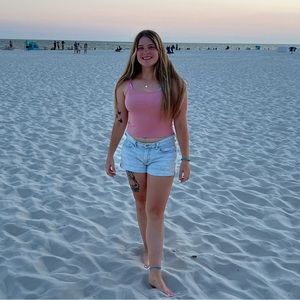 Meet your Posher, Emily